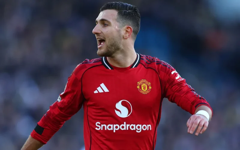 ديوغو دالوت يوجه تحذيراً للاعبي مانشستر يونايتد بسبب عدد مشاركاتهم في موسم 2025-2026